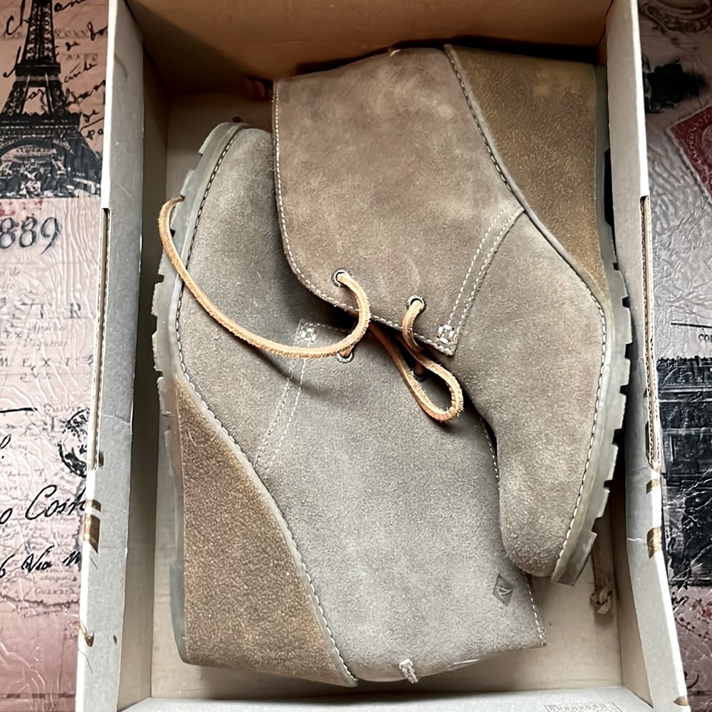 Sperry taupe wedge ankle boots